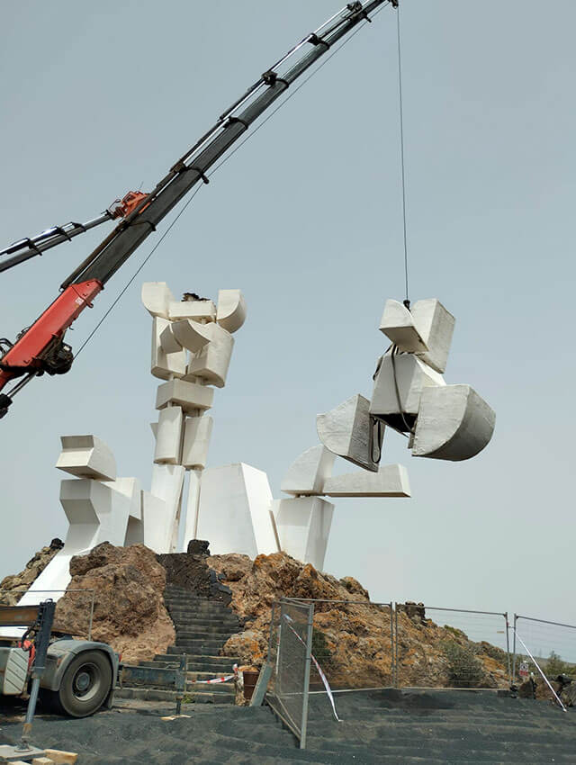 Noticias | Los Centros Turísticos retiran los elementos de la Escultura de la Fecundidad dañados por el viento