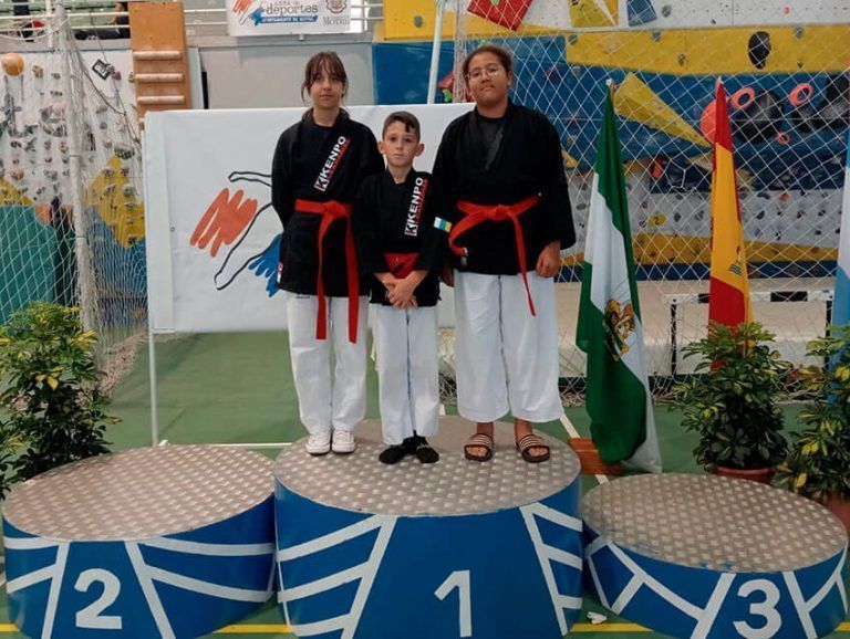 Noticias Yaiza | Seis medallas para la Escuela Kenpo karate Lanzarote en Motril