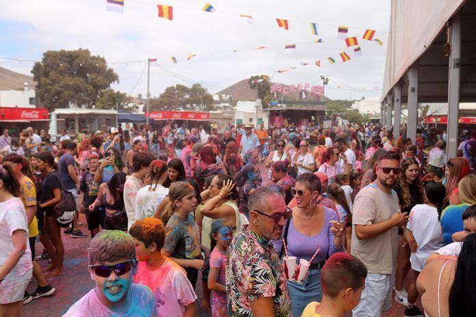 Uga tiñe de entusiasmo y colorido sus fiestas patronales