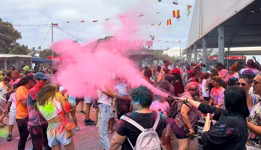 Noticias Yaiza | Uga tiñe de entusiasmo y colorido sus fiestas patronales