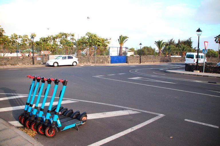 Noticias Yaiza | Yaiza requiere a las empresas de alquiler de patinetes la retirada de sus vehículos en un plazo de diez días