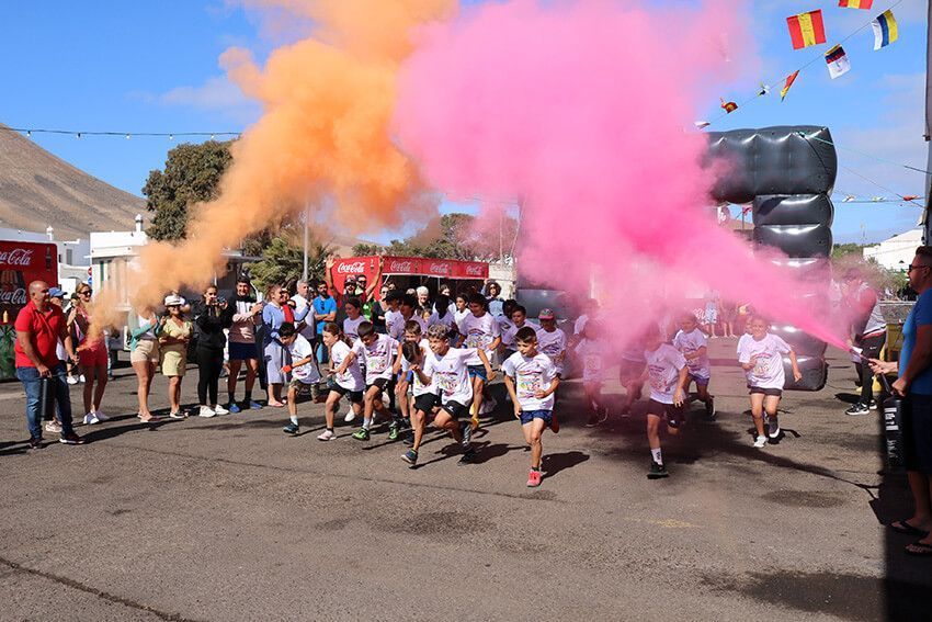 Uga tiñe de entusiasmo y colorido sus fiestas patronales