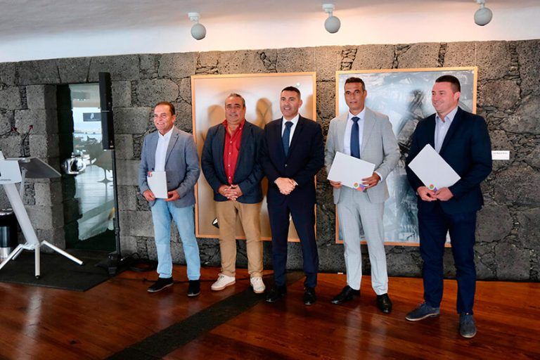 Noticias | Cabildo, Centros Turísticos y ayuntamientos de Tinajo, Haría y Yaiza celebran el acuerdo