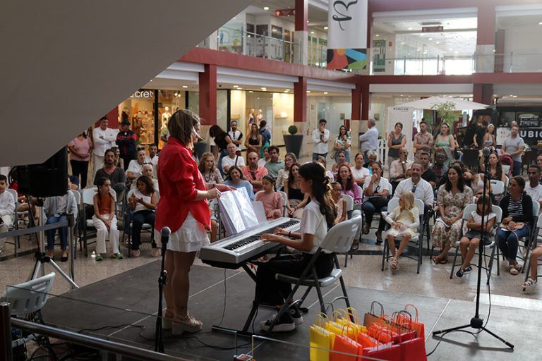 Noticias Playa Blanca | Encuentro con la creatividad y el talento en el Rubicón Shop & Fun