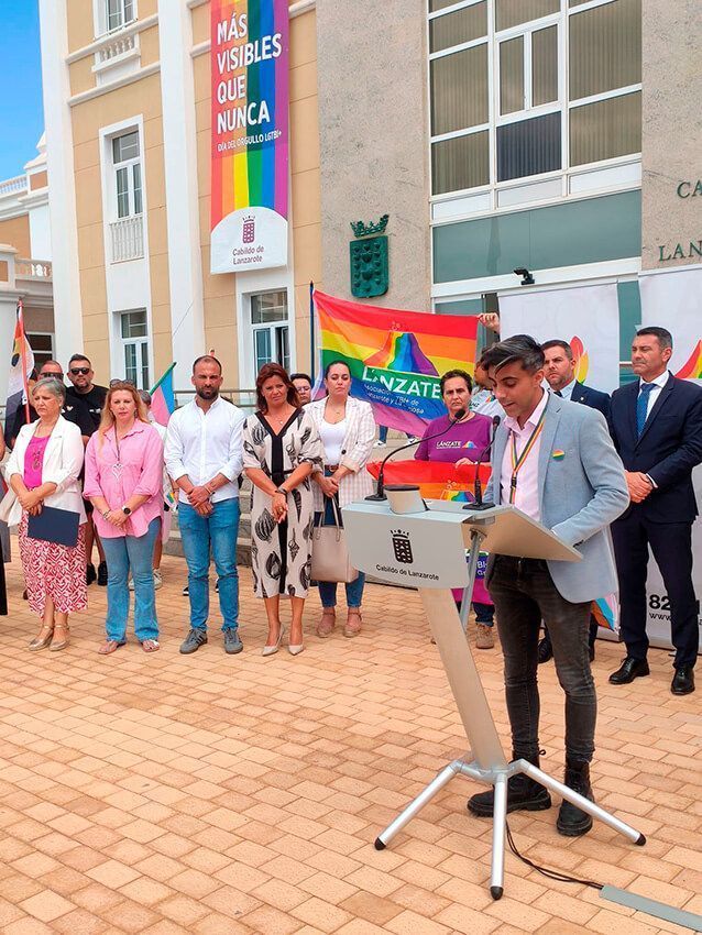 Noticias | Lanzarote Firma el Primer Pacto Insular Contra los Discursos de Odio y la Visibilidad del Colectivo LGTBI+