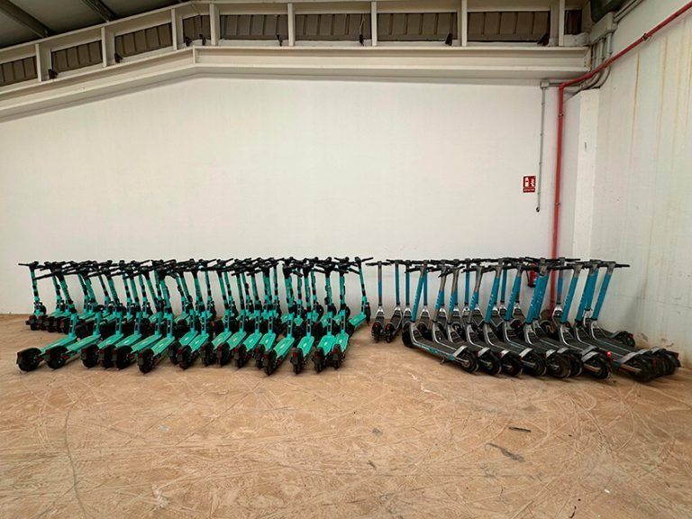 Noticias Yaiza | El Ayuntamiento de Yaiza retira de la vía pública patinetes de tres empresas de alquiler por no cumplir la normativa