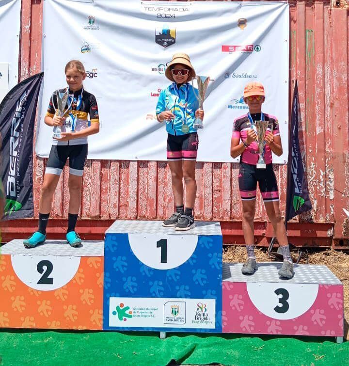 Noticias Yaiza | Martina Umpiérrez se proclama campeona de Canarias de MTB