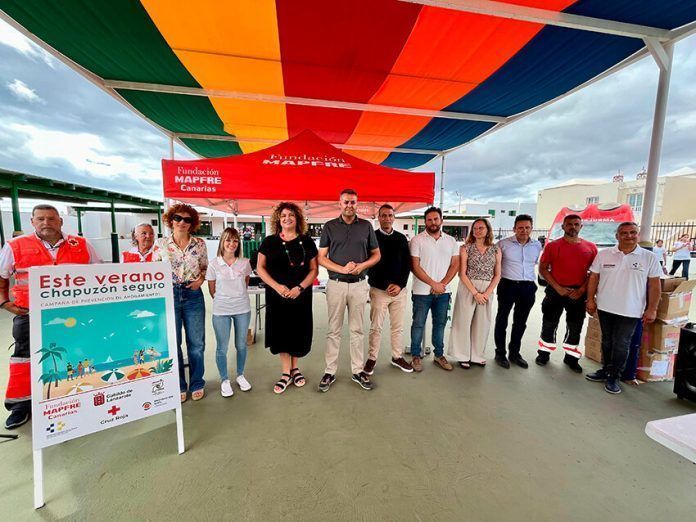 Presentación del Chapuzón Seguro Noticias | Regresa a las playas lanzaroteñas la campaña “Este verano, chapuzón seguro”