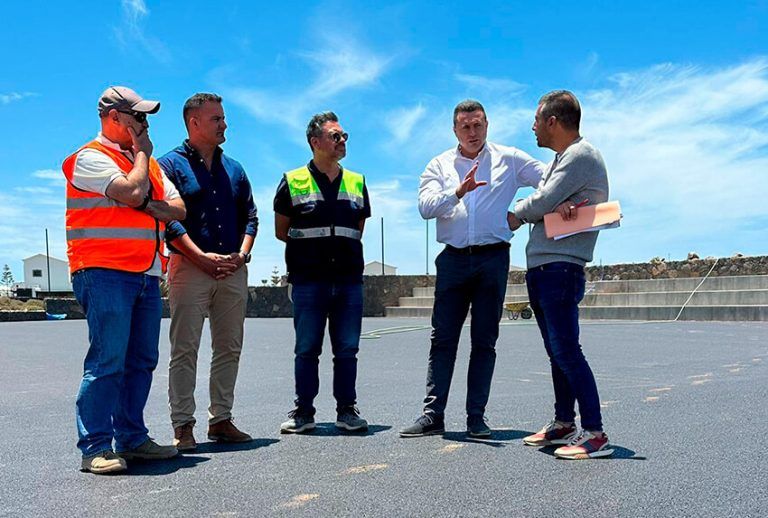 Noticias Playa Blanca | Las obras de la cancha de Faro Pechiguera, en Playa Blanca, avanzan con paso firme