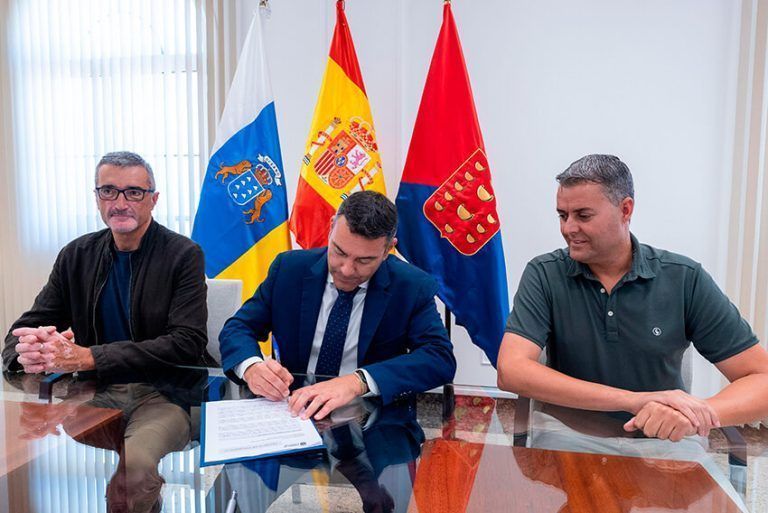 Noticias | El Cabildo decreta la Emergencia Social en Lanzarote ante la situación de los menores migrantes