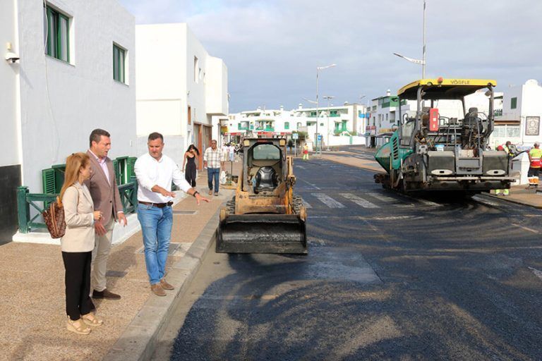 Noticias Playa Blanca | Yaiza acondiciona la parada de taxis de Playa Blanca