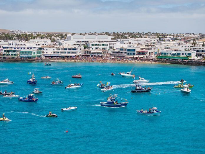 El pueblo de Playa Blanca vive todo un mar de sentimientos y emociones