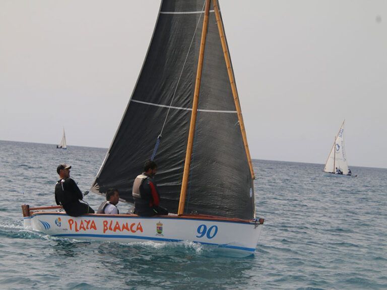 Noticias Yaiza | Mano a mano del Playa Blanca y el Furia II en el Trofeo Graciplus