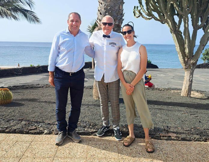 Juan Monzón junto a Kenneth Gasquet y Cintia Machín Noticias | El Servicio Insular de Deportes realizará una estatua en honor a Kenneth Gasquet