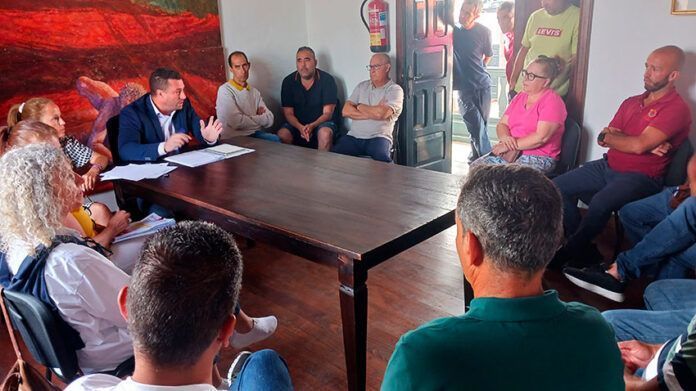 Noticias Yaiza | Yaiza adjudica definitivamente 10 nuevas licencias de taxi municipal