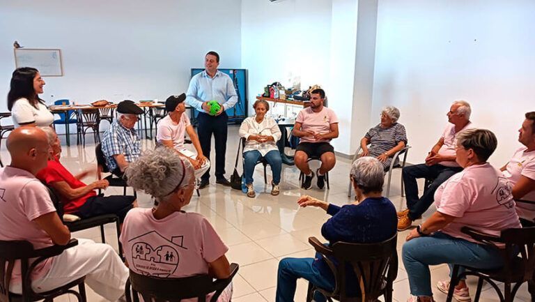 Noticias Playa Blanca | Alumnado del PFAE Yaiza dirigen actividades de ocio para mayores en Playa Blanca