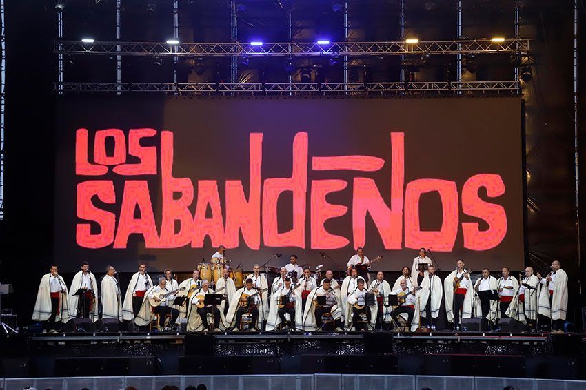 Más de 1.500 mayores de la isla visitan la Feria de Artesanía