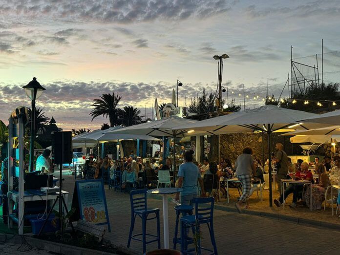 Noticias Playa Blanca | El Chiringuito Tropical despide el verano combinando música, baile y gastronomía en su Rock & Food