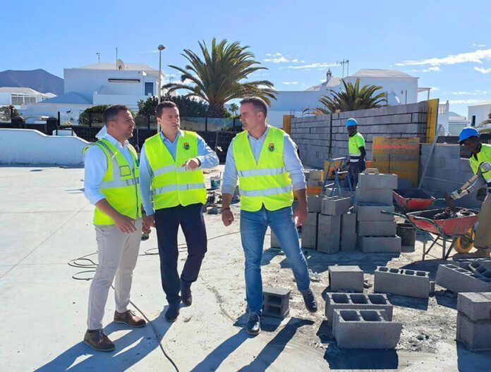 Noticias Yaiza | Jacobo Medina comprueba el avance de las obras de el Aulagar en Playa Blanca