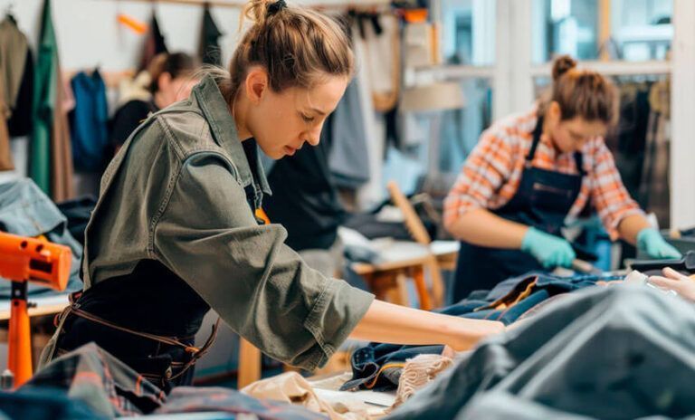 Noticias Yaiza | Yaiza celebra esta semana un taller creativo con ropa usada