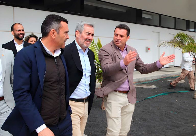 Noticias Yaiza | Óscar Noda cuestiona al gobierno del Cabildo sobre la llegada de cruceros al Puerto de Playa Blanca