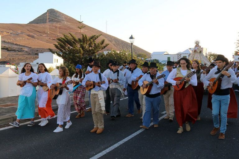 Noticias Yaiza | Femés entusiasta celebra sus festividades del Rosario