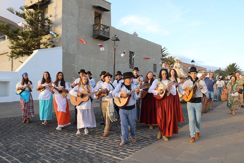 Femés entusiasta celebra sus festividades del Rosario
