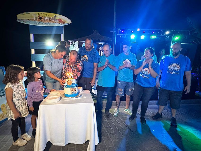 Noticias Yaiza | Ambientazo en el Chiringuito Tropical para festejar sus primeros 10 años de vida