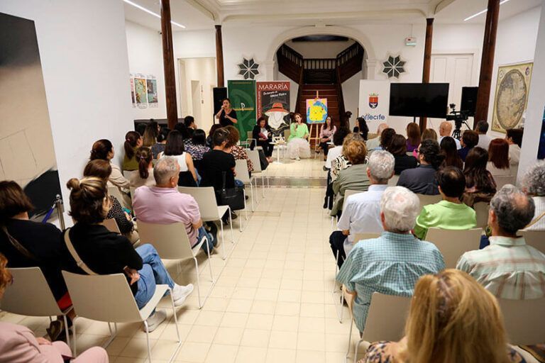 Noticias | El Cabildo presenta el libro Pasos de jable y volcán, una obra que conmemora tres décadas de feminismo en la isla