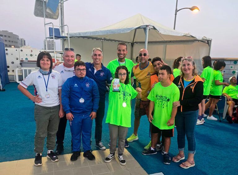 Noticias | Los clubes Creciendo y Nadamas representan con éxito a Lanzarote en “Un chapuzón de oportunidades”