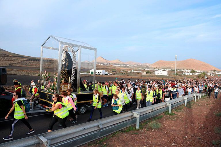 Noticias | Lanzarote vive una jornada inolvidable con la tercera Bajada de la Virgen de Los Dolores