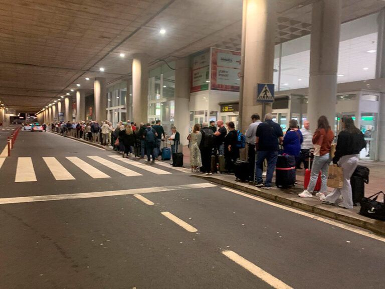 Noticias Yaiza | La Federación Turística de Lanzarote demanda un servicio de taxi fluido durante la Navidad