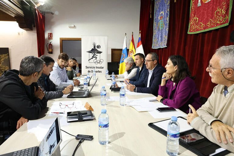 Noticias Yaiza | La Mesa Insular de Deportes reúne al Cabildo y los ayuntamientos para planificar el futuro deportivo de Lanzarote