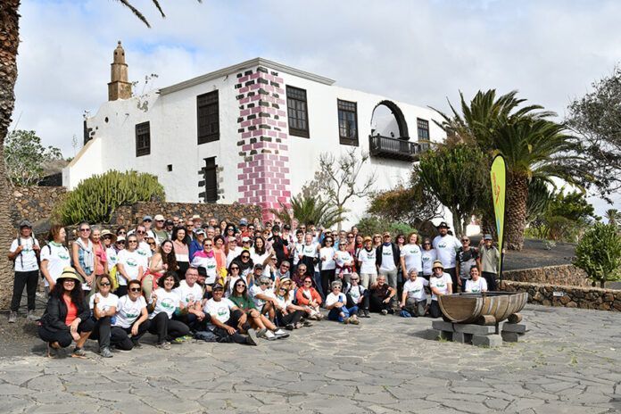 Noticias | Atractivo y multitudinario XV Encuentro de Senderismo en Lanzarote