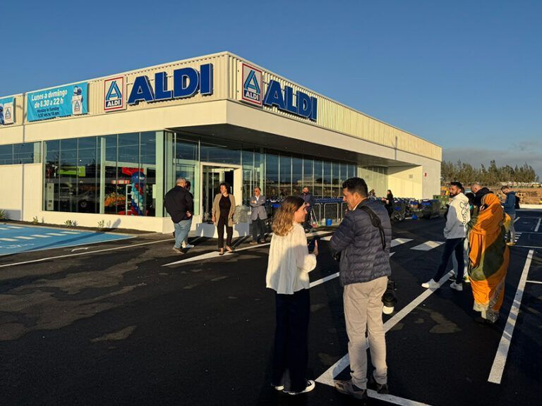 Noticias Playa Blanca | ALDI abre en Playa Blanca su tercera tienda de la isla