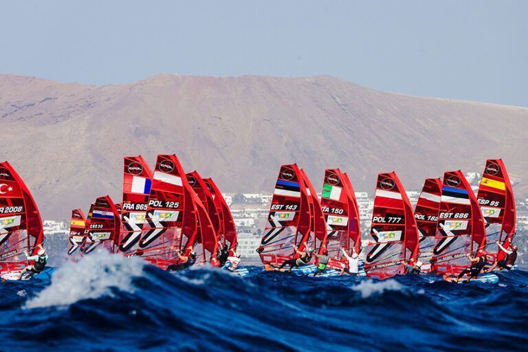 Noticias Playa Blanca | Espectacular segunda jornada de los Lanzarote iQFOiL Games