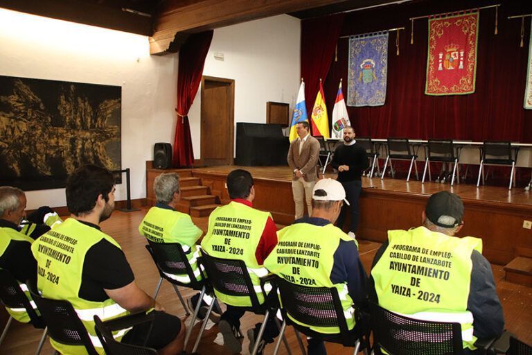 Noticias Yaiza | Un nuevo convenio de empleo en Yaiza refuerza el servicio de conservación de jardines