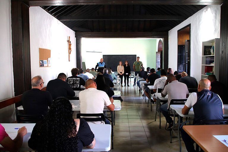 Noticias Yaiza | Yaiza examina a cincuenta aspirantes al carnet municipal de taxi