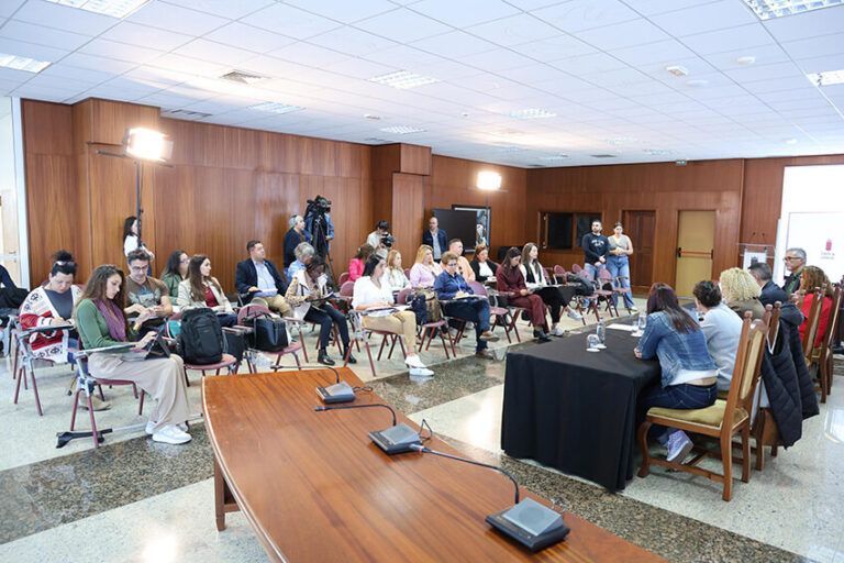 Noticias | El Cabildo diseñará un protocolo para sacar de una situación administrativa irregular a cientos de mujeres migrantes vulnerables