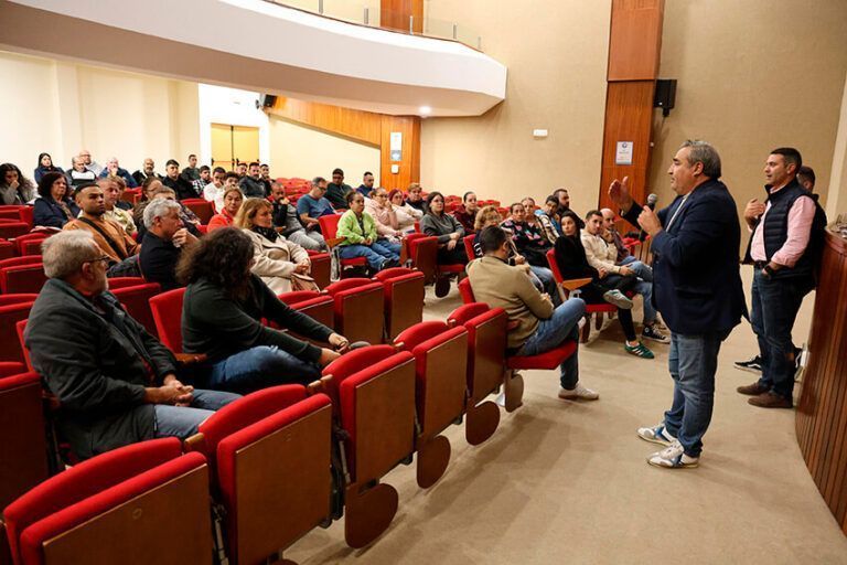 Noticias | El Cabildo consolida su apoyo económico a las entidades carnavaleras