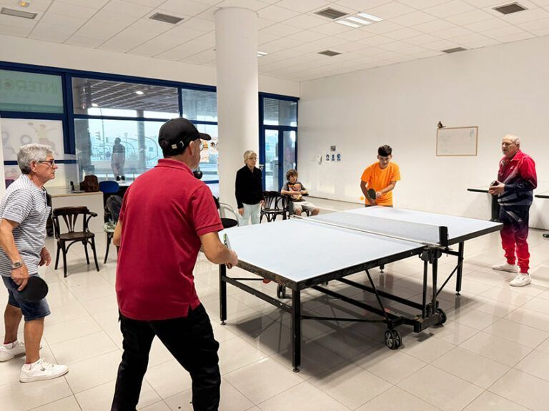 Noticias Playa Blanca | El Club Deportivo Safraja invita a niños y adultos de Yaiza a la práctica del Tenis de Mesa