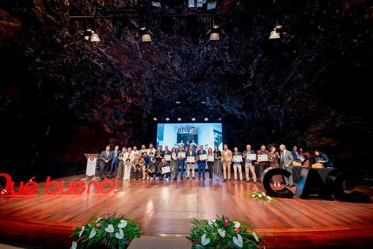 Noticias | Los restaurantes Brisa Marina, en Playa Blanca, y SeBe, en Costa Teguise, brillan en los Premios Qué Bueno Canarias 2025 
