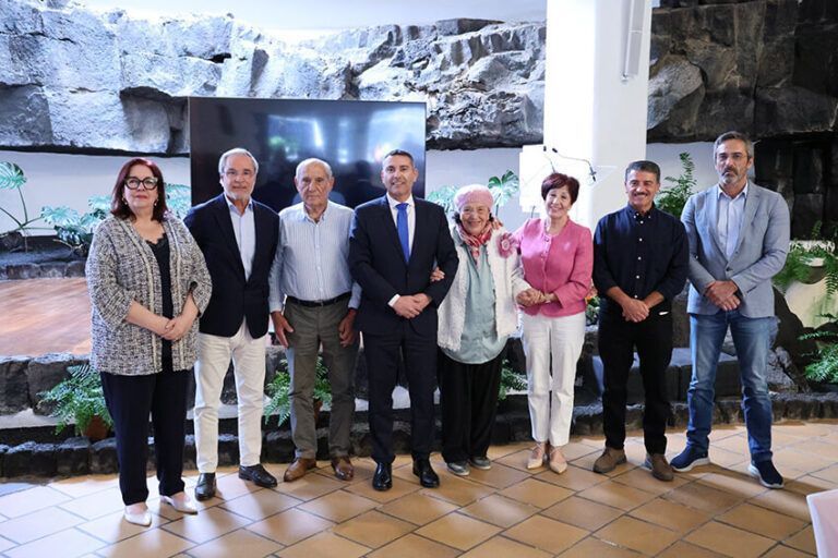 Noticias | El Cabildo de Lanzarote conmemora su 112º aniversario apelando al sentido de servicio público