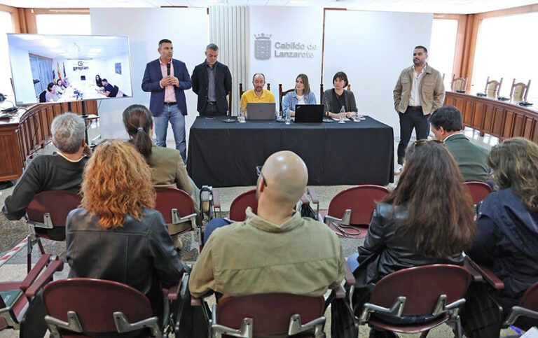 Noticias | El Cabildo presenta el borrador y documento inicial estratégico del PIOT a los ayuntamientos de la isla