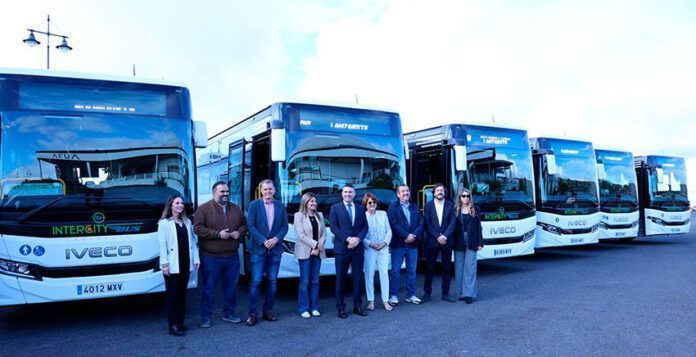 Noticias | Lanzarote refuerza el transporte interurbano con 13 nuevas guaguas híbridas y casi 600 expediciones adicionales