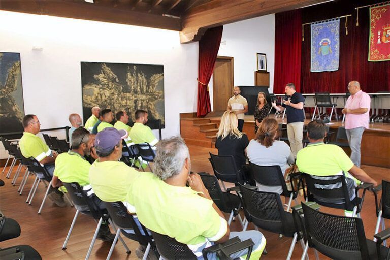 Noticias Yaiza | Yaiza adjudica de emergencia el servicio de recogida de basura por un año