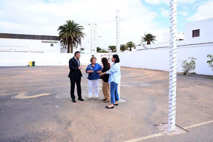Noticias | El Cabildo inicia la instalación de zonas de sombra en los centros educativos de Lanzarote