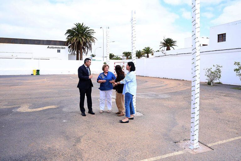 Noticias | El Cabildo inicia la instalación de zonas de sombra en los centros educativos de Lanzarote