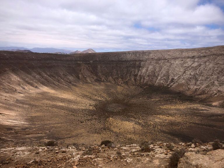 Noticias | El Cabildo ordenará los accesos al Volcán del Cuervo y Caldera Blanca esta Semana Santa 2025