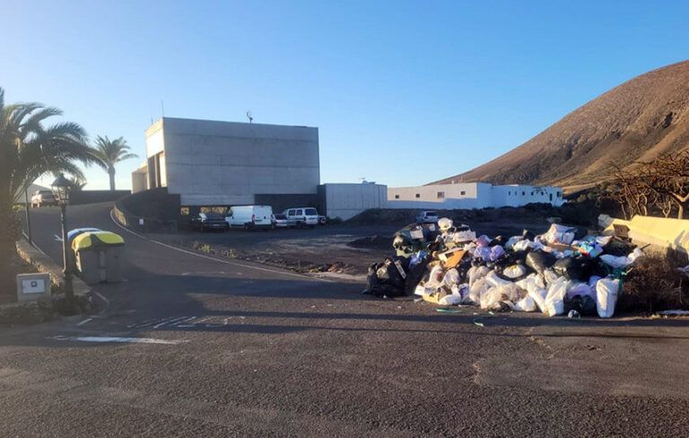 Noticias Yaiza | El PP de Yaiza denuncia la acumulación de basura en Uga y exige una respuesta inmediata del Ayuntamiento